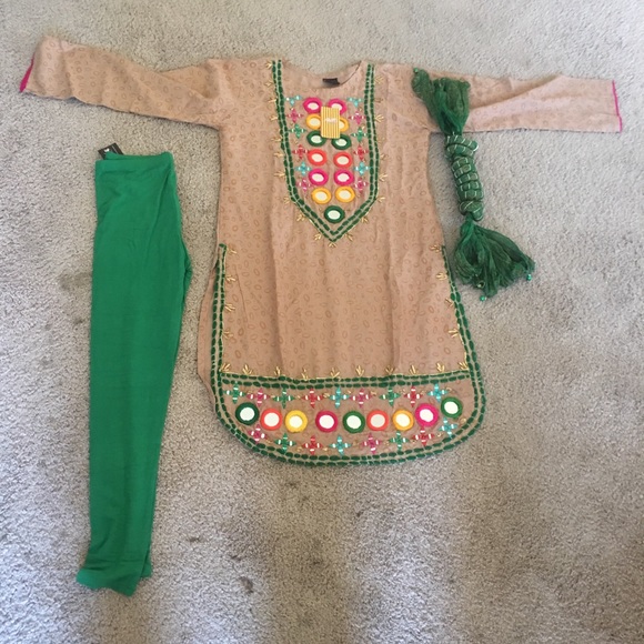 Pakistani shalwar qames with dupatta - Picture 1 of 3